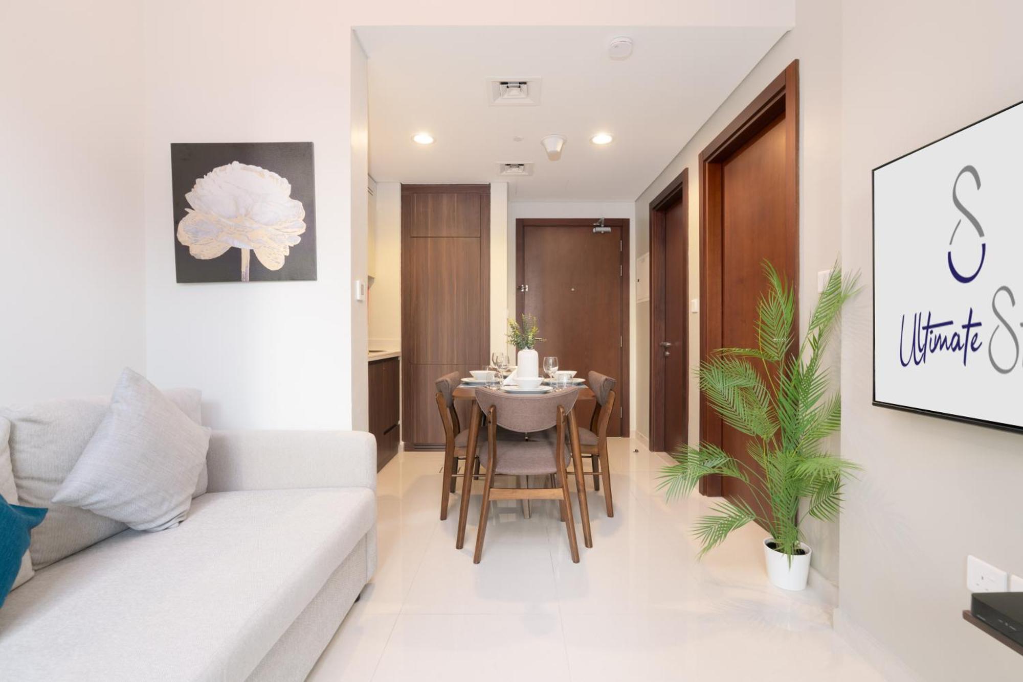 Ultimate / Big Terrace / Brand New / Business Bay / 4 People * Dubai