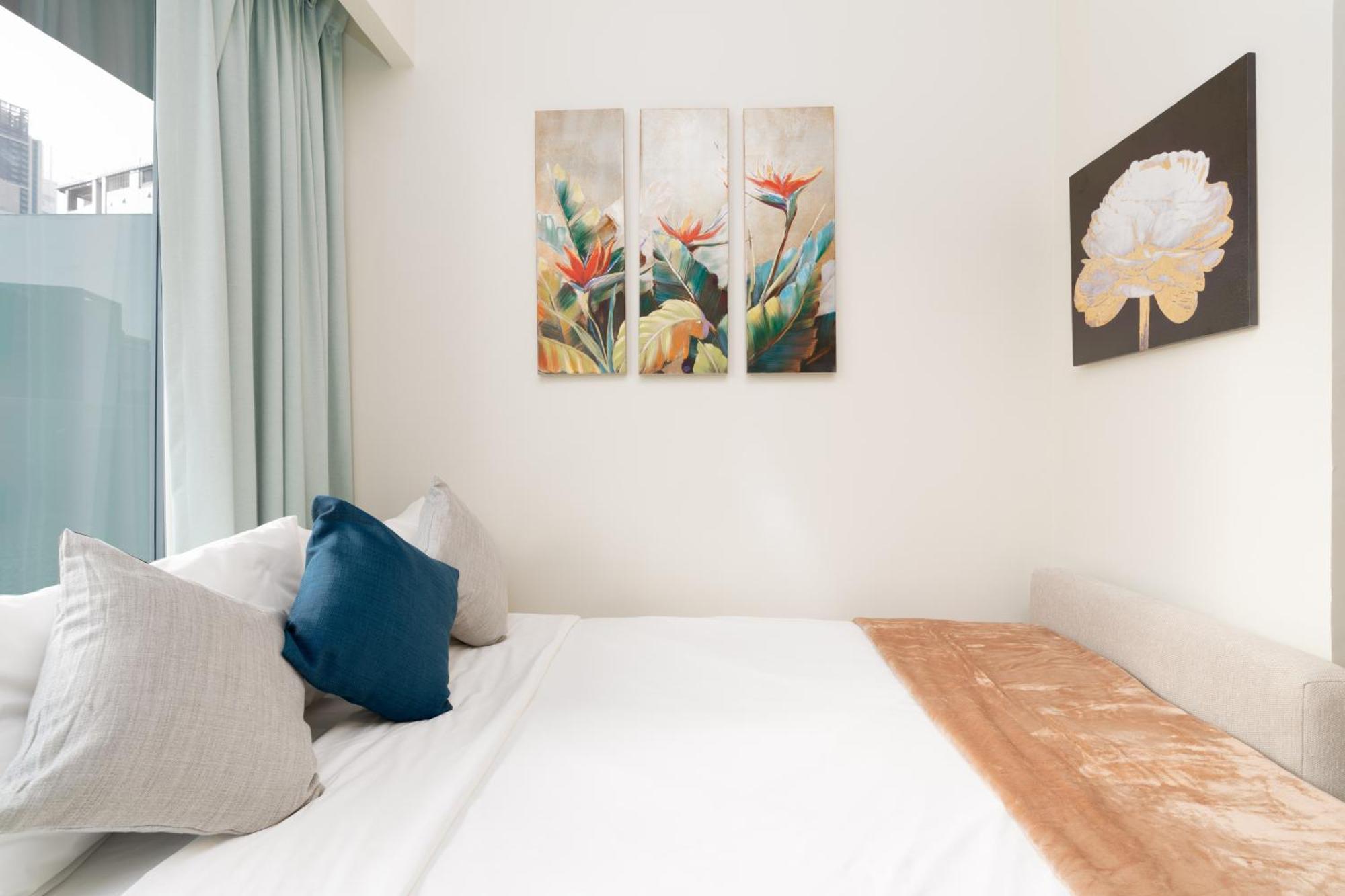 Apartment Ultimate / Big Terrace / Brand New / Business Bay / 4 People *