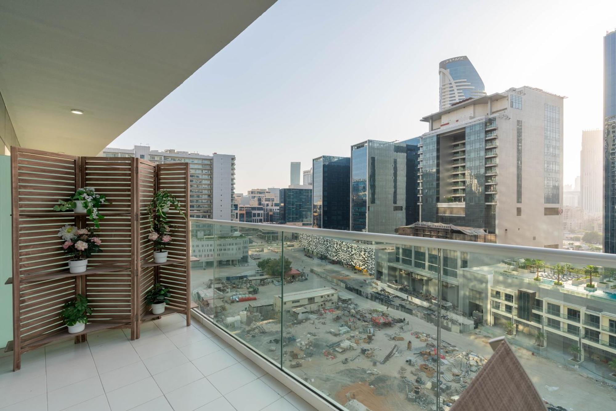 Ultimate / Big Terrace / Brand New / Business Bay / 4 People